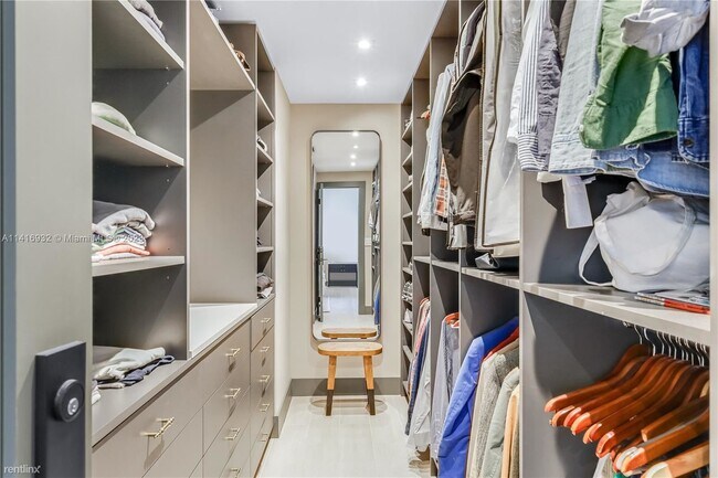 Building Photo - 2 br, 2 bath Condo - 20 Island Ave Apt 718