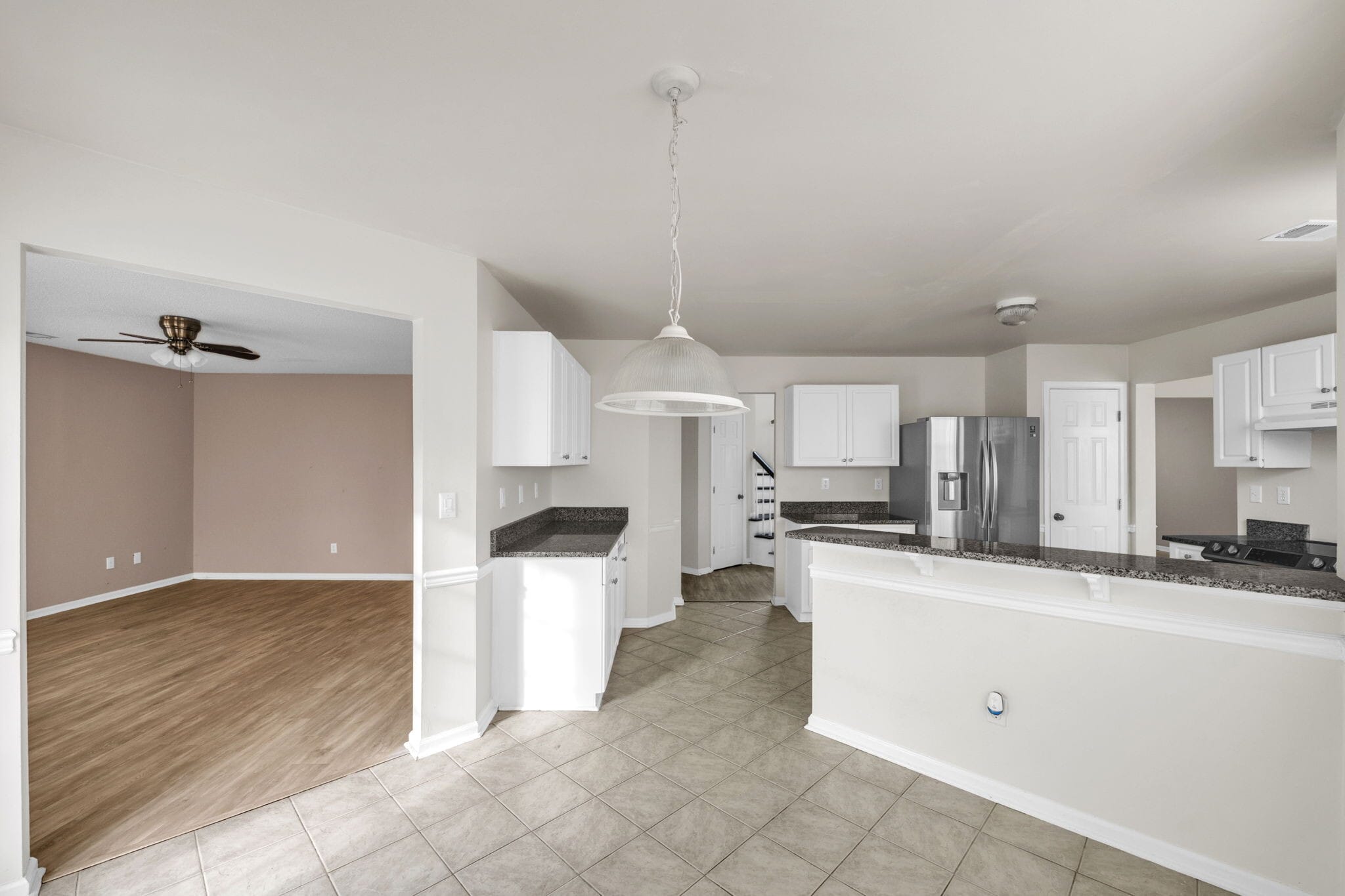 Building Photo - 3136 Sacramento Dr