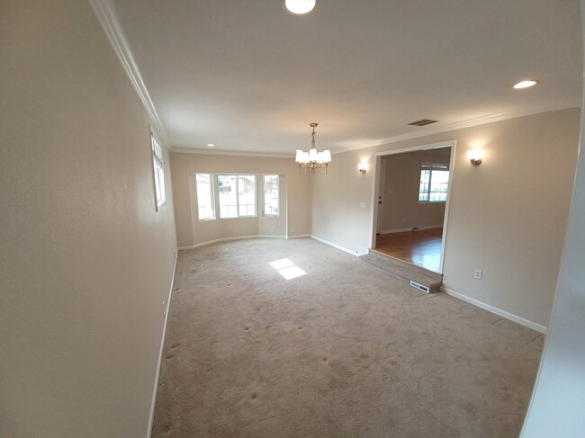 Bonus Room - 1430 Spencer St