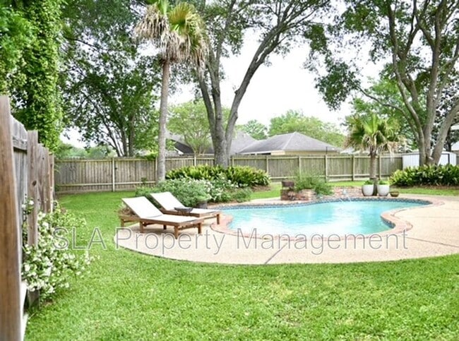 Building Photo - 17745 W Colony Way