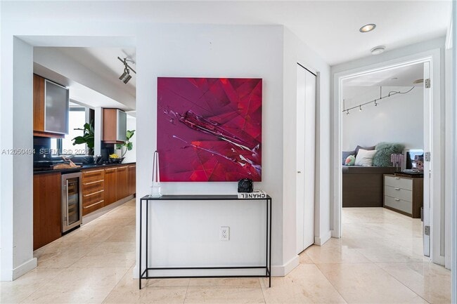 Building Photo - 1331 Brickell Bay Dr
