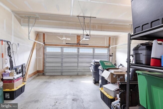 Building Photo - 9202 Wood Creek Cir