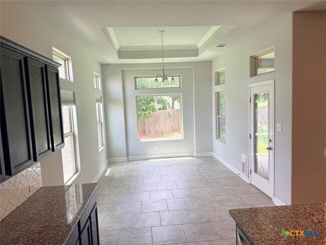 Building Photo - 490 Pecan Meadows