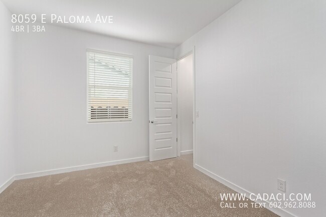 Building Photo - 8059 E Paloma Ave