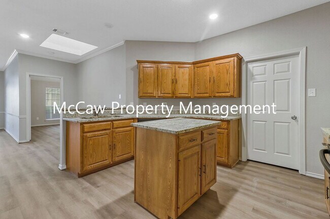 Building Photo - 1214 Mission St