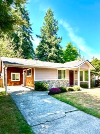 Building Photo - 14019 Wayne Pl N