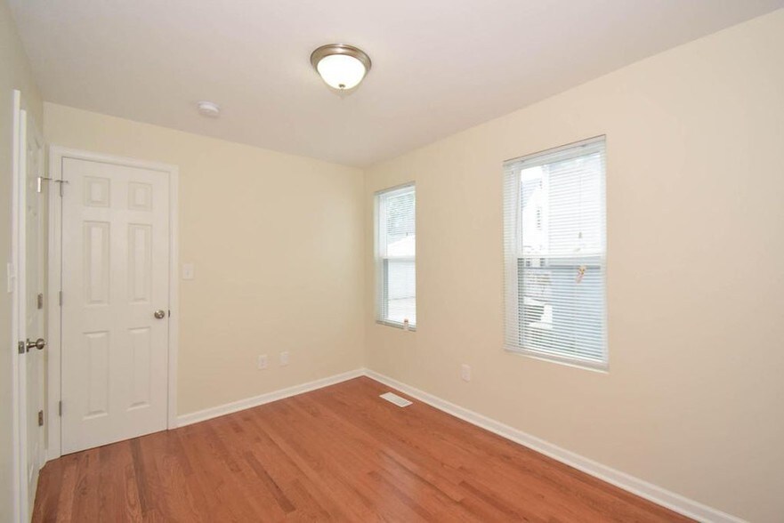 Building Photo - 1744 Arlington N Pl