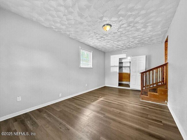 Building Photo - 7004 Dahlgren Ct