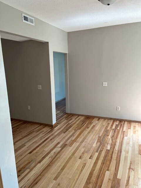 Building Photo - 3500 Minnehaha Ave