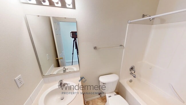 Building Photo - 1158 SE Surita Ct