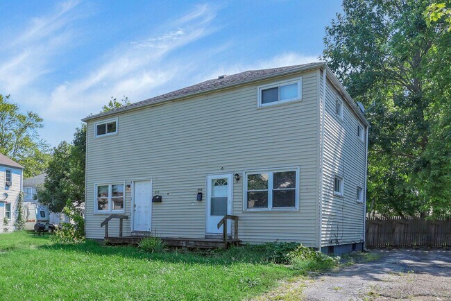 Primary Photo - 898-900-900 Racine Ave