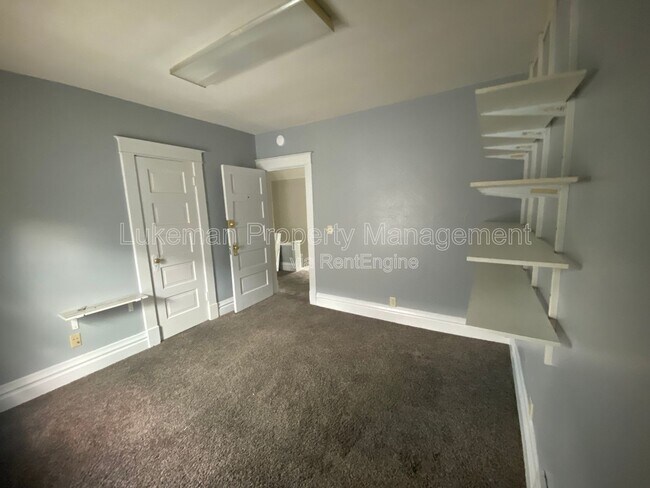 Building Photo - 1832 S Burdick St