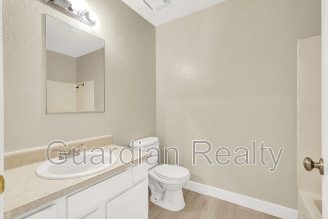 Building Photo - 801 N Major Ave