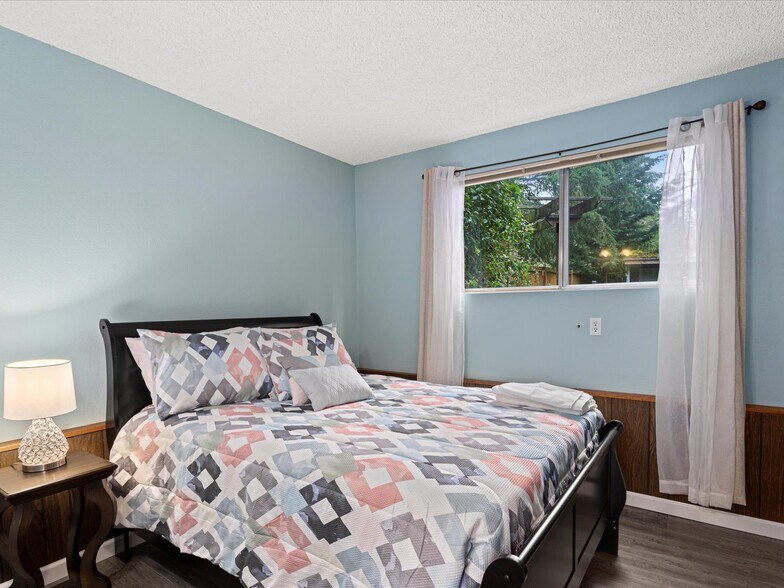 Building Photo - 16445 Ambaum Blvd S