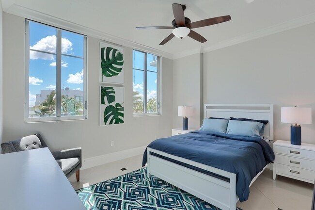 Building Photo - 300 S Australian Ave