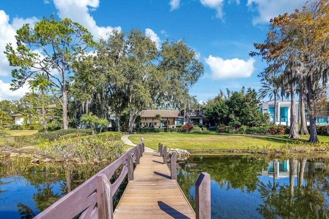 Building Photo - 10577 Down Lakeview Cir