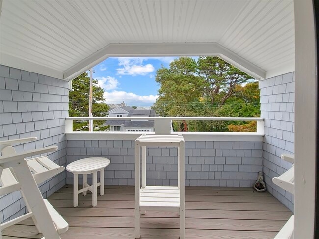 Building Photo - 111 Shore Dr