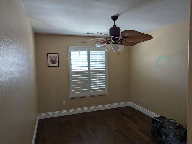 Building Photo - Spacious north Pomona property