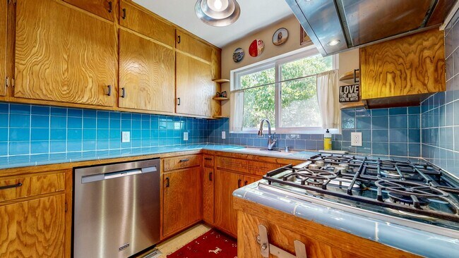 Building Photo - 4560 Sullivan Ct
