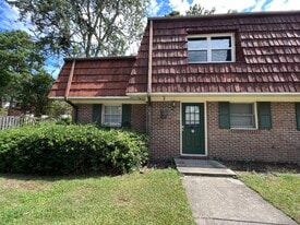 Building Photo - 1025 Carolina Rd