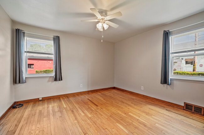 Building Photo - 1441 Lincoln Way