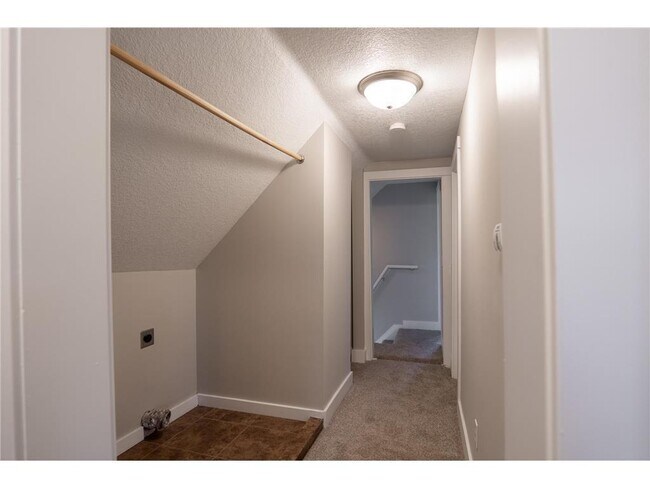 Building Photo - 1602 Johnson St NE