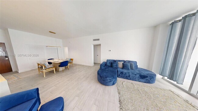 Building Photo - 4001 S Ocean Dr