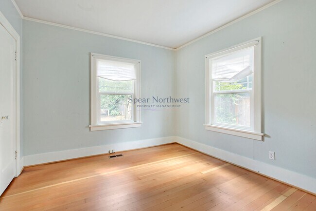 Building Photo - 2137 N Sumner St