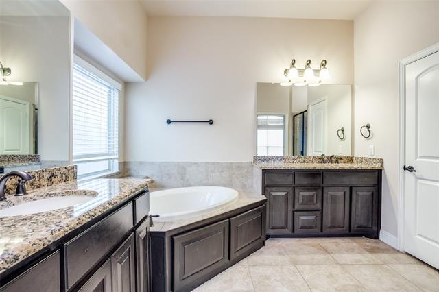 Building Photo - 3303 Robin Trl