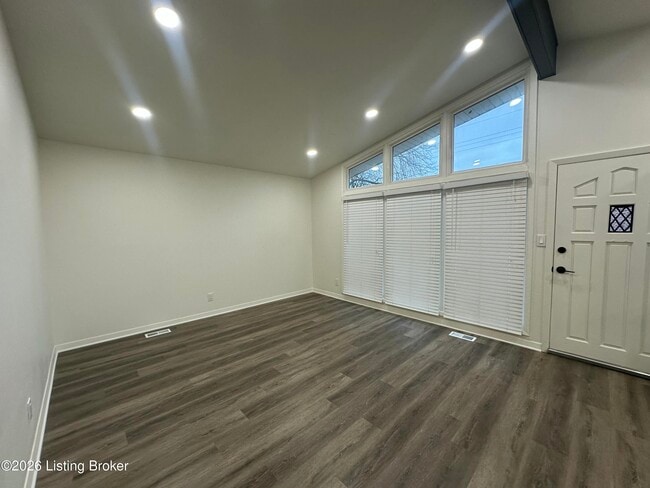 Building Photo - 4806 Mid Dr