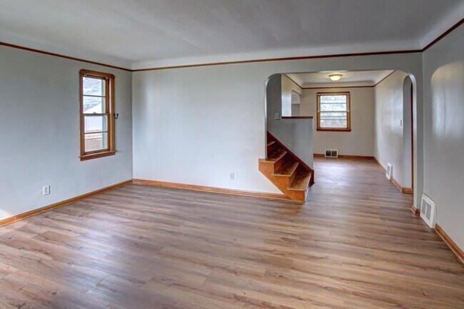 Building Photo - 6206 Alber Ave