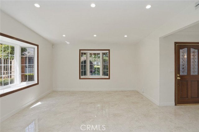 Building Photo - 16682 Oakhurst Cir
