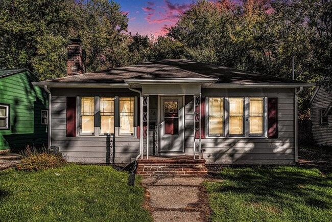 Primary Photo - $1450- 2 Bedroom home, Renovated - Ask abo...