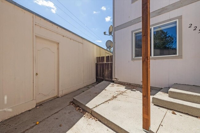 Building Photo - 2252 Avenue C