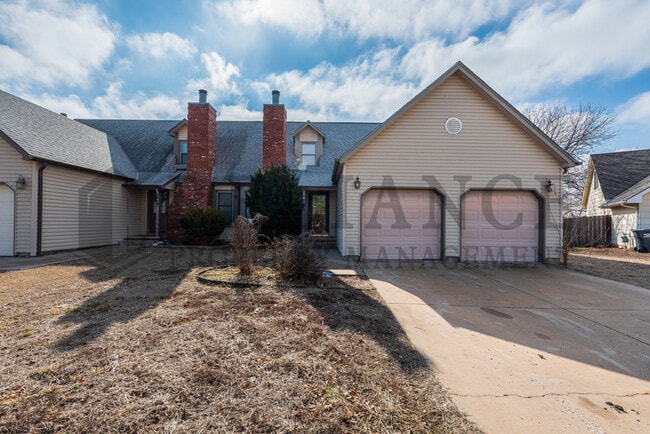 Building Photo - 1417 S Goebel Cir