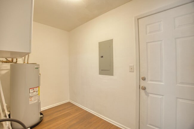 Building Photo - 2902 Princeton Ave