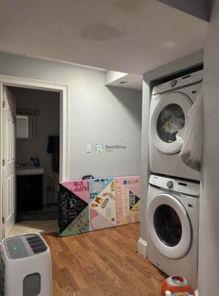 Building Photo - 731 Parker St