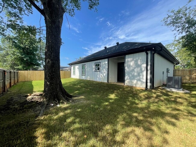 Building Photo - Beautiful New Construction Home in Whiteho...