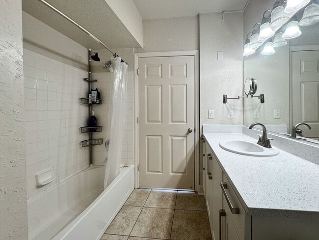 Building Photo - The Grande Downtown - REMODELED 1 Bedroom Available for rent NOW!