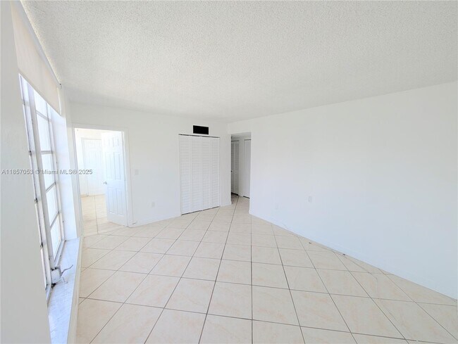 Building Photo - 1075 93rd St