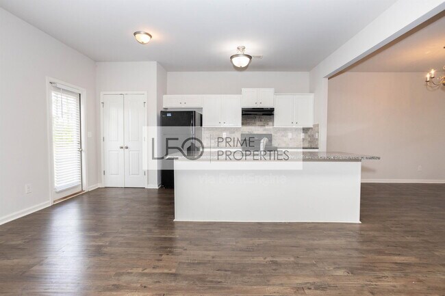 Building Photo - 156 Daisy Cir