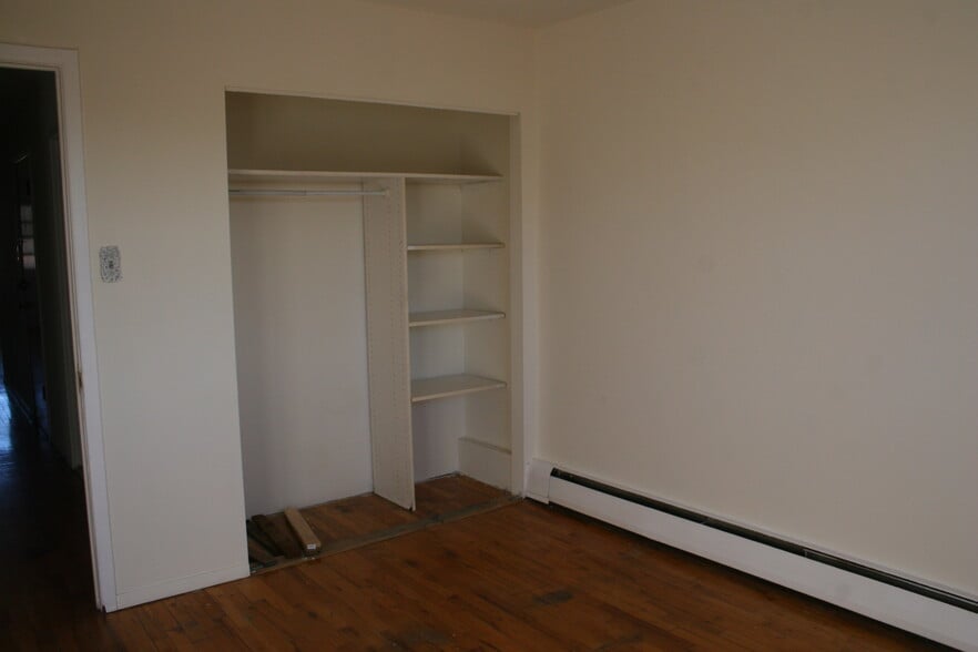 Building Photo - 31-48 48th St
