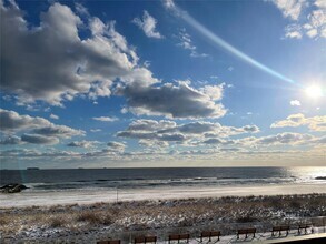 Building Photo - 422 Oceanfront