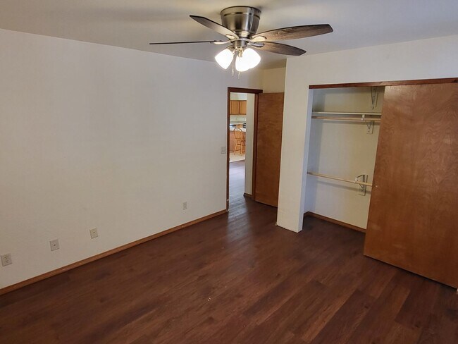 Building Photo - Bright Spacious Kachina Village Home!
