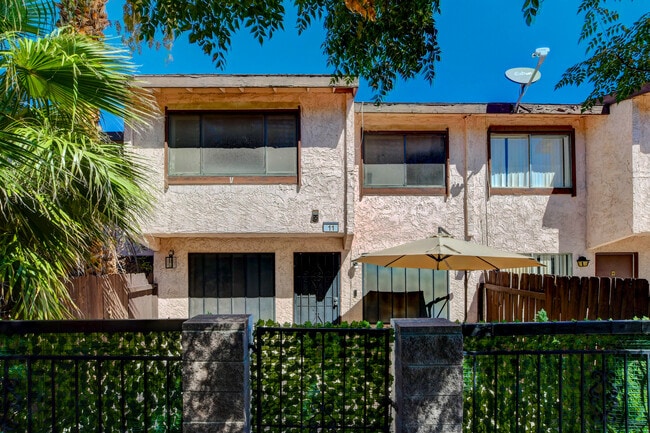 Building Photo - 4338 Caliente St