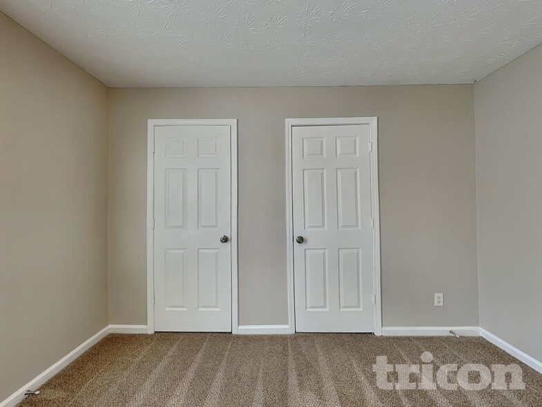 Building Photo - 2556 Tolliver Dr