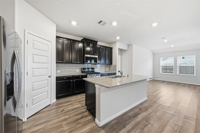 Building Photo - 7035 Toluca Dr