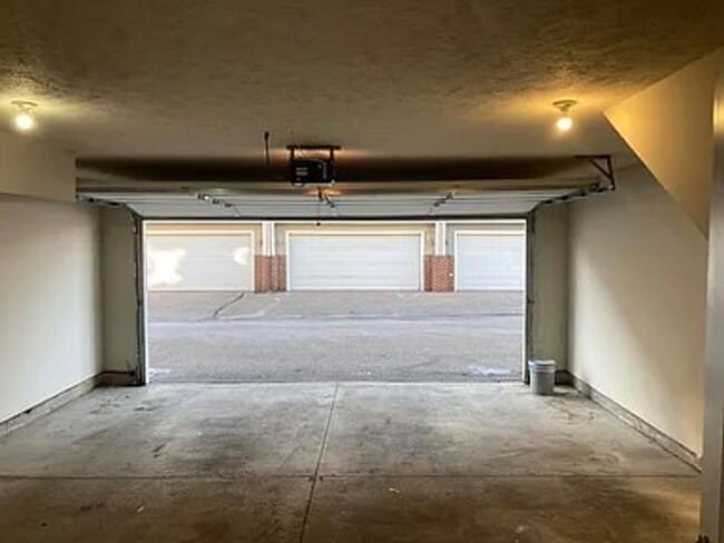 Building Photo - Gorgeous condo for rent