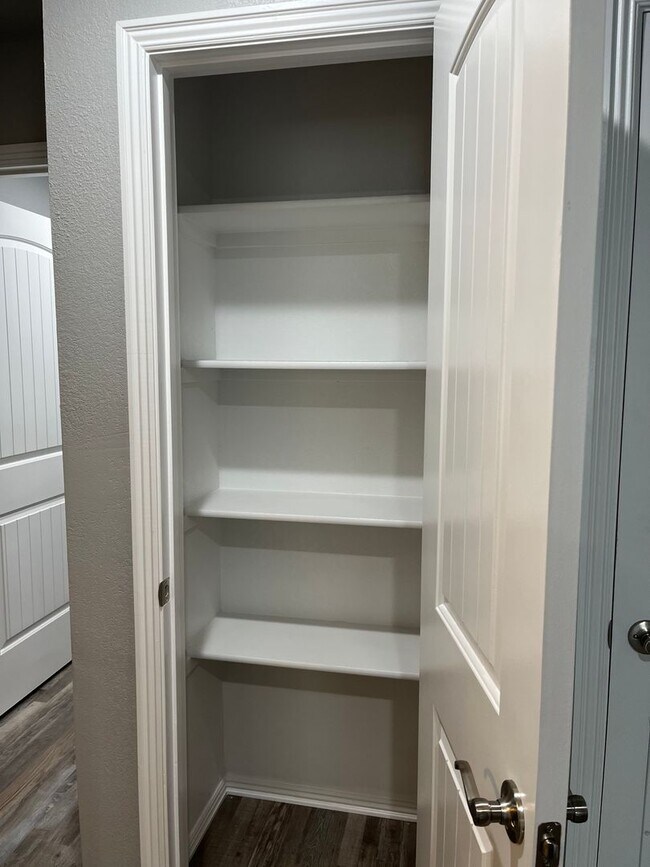 Building Photo - COX-VINE STREET