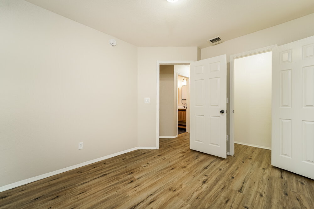 Building Photo - 8892 N Lessing Ct